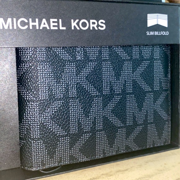 New Michael Kors black slim billfold, cooper pebbled design, box included - Picture 2 of 5